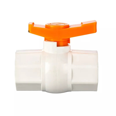 Weißes achteckiges Kugelventil PN10 UPVC Plastik1/2“ - 4&quot; Portgröße
