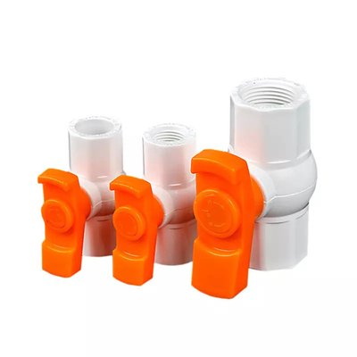 Weißes achteckiges Kugelventil PN10 UPVC Plastik1/2“ - 4&quot; Portgröße