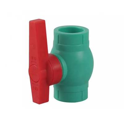 Grüner 2 Weisen-Kugelventil-roter Plastikgriff des Zoll-PVC-Kugelventil-1.6MPa eins